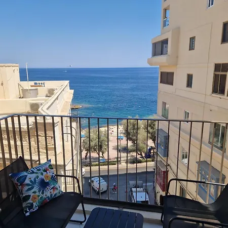 Seabreeze N13 - Sea Views, Cozy Balcony, Steps From The Promenade