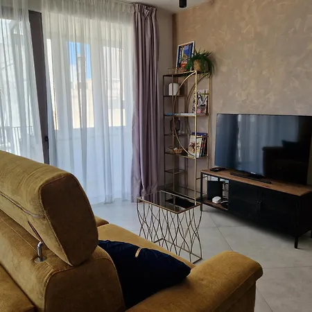 Seabreeze N13 - Sea Views, Cozy Balcony, Steps From The Promenade Апартаменты