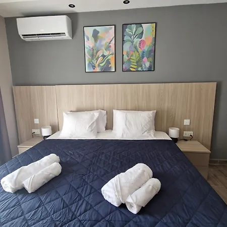 Seabreeze N13 - Sea Views, Cozy Balcony, Steps From The Promenade Апартаменты Слима