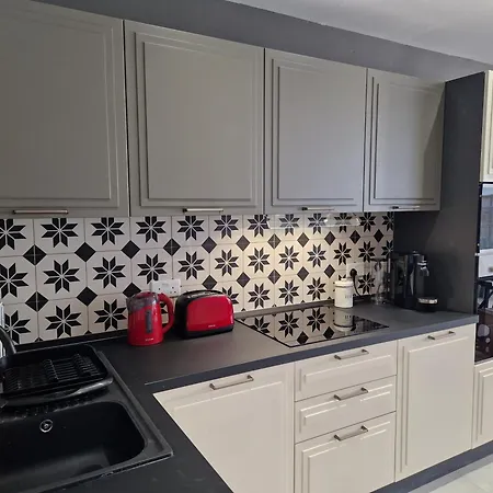 Seabreeze N13 - Sea Views, Cozy Balcony, Steps From The Promenade Σλιέμα